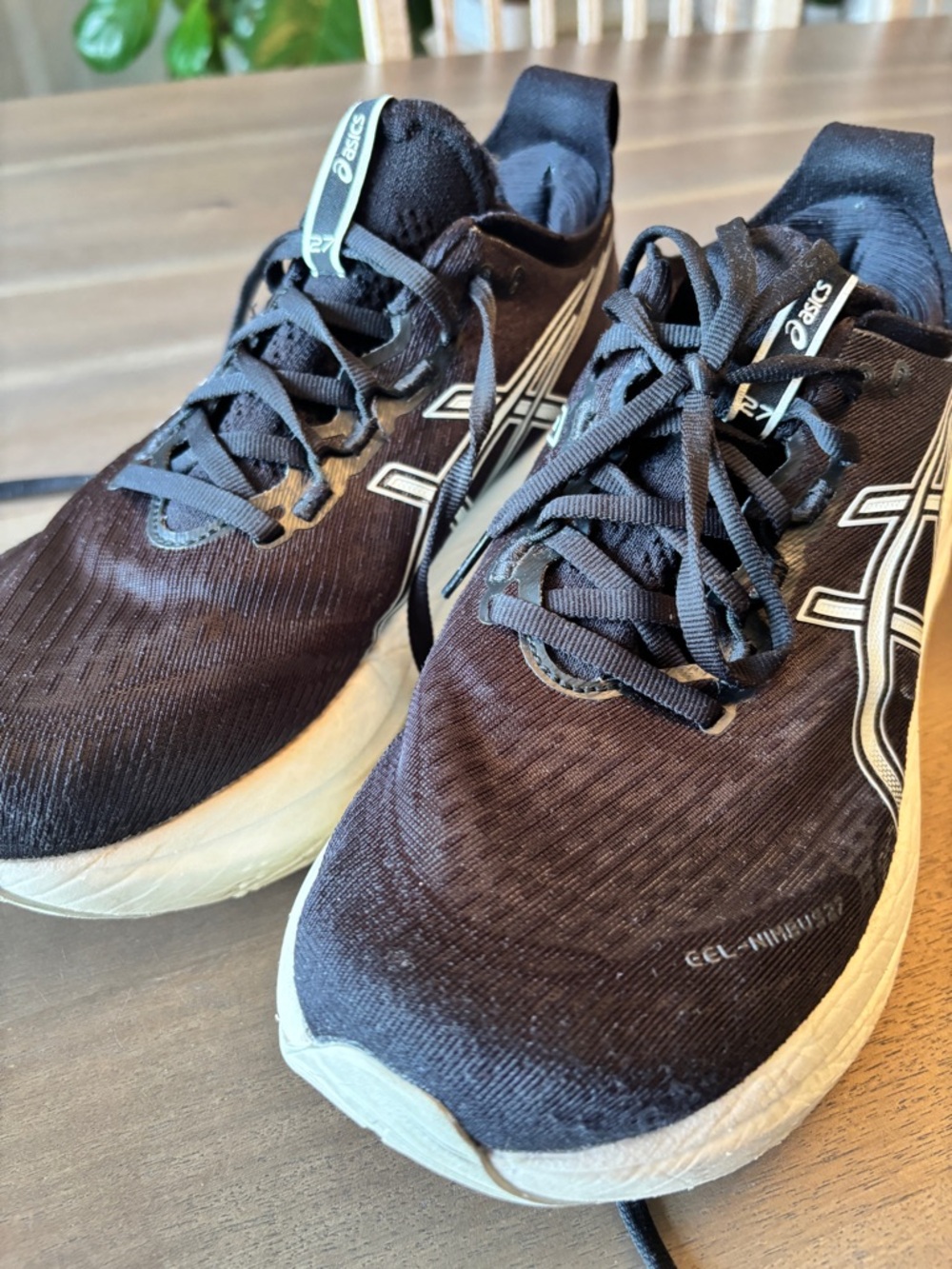 ASICS Black gel nimbus 27 Size 10